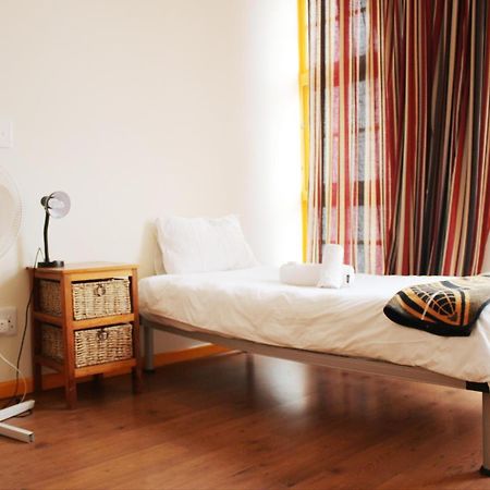 Scalabrini Accommodation เคปทาวน์ ภายนอก รูปภาพ